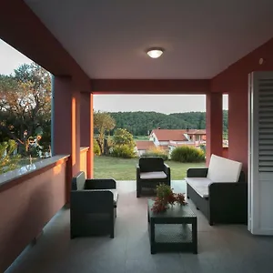 Casa Leda Kampor Apartment